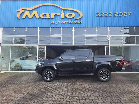 TOYOTA HILUX 2.8 D-4D TURBO DIESEL CD SRX 4X4 AUTOMÁTICO